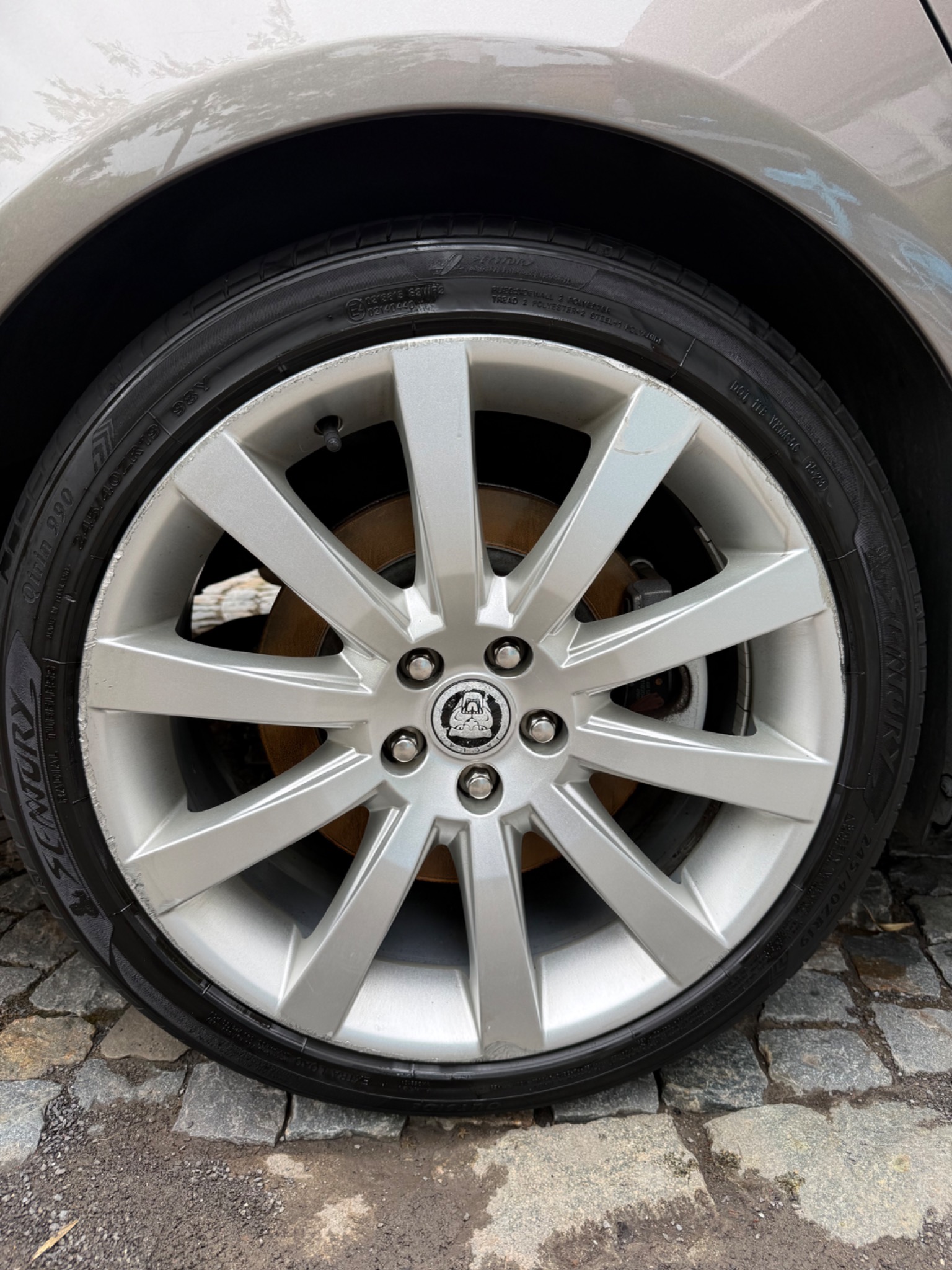 Jaguar XF velg na reiniging