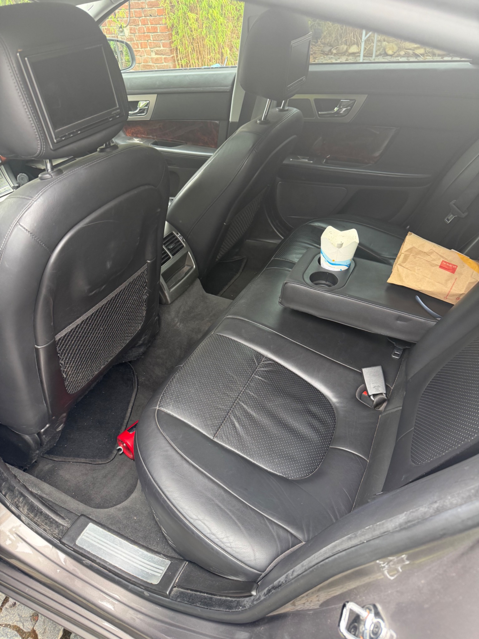 Jaguar XF achterbank voor reiniging