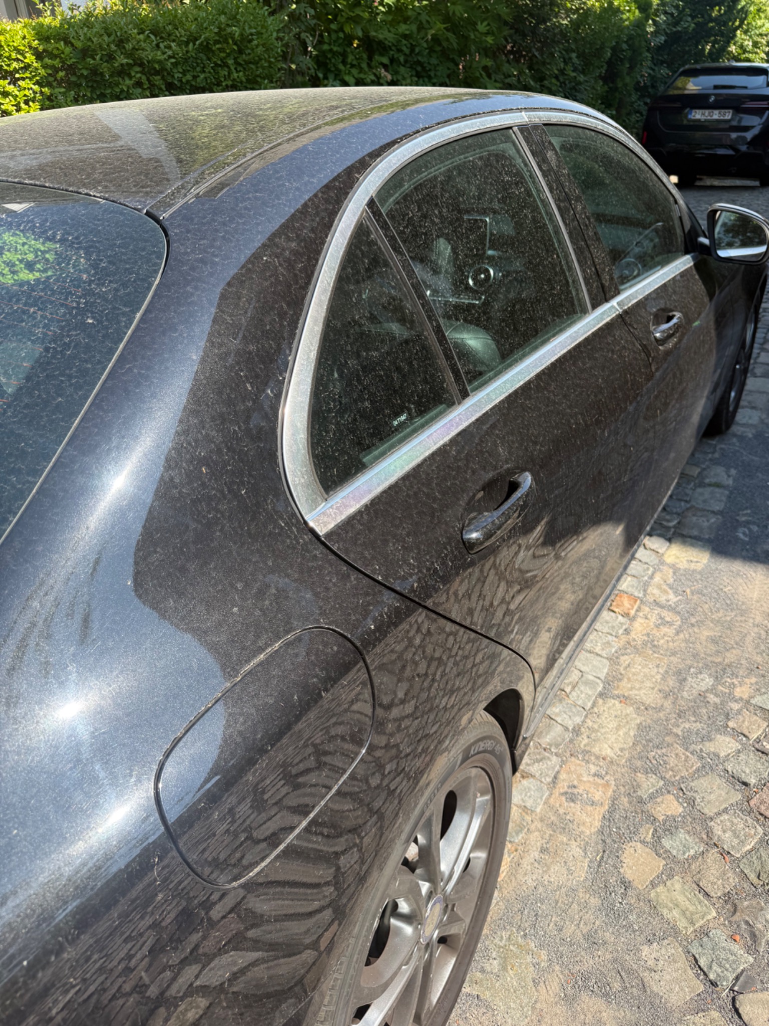 Mercedes-Benz C-Klasse zijkant voor reiniging
